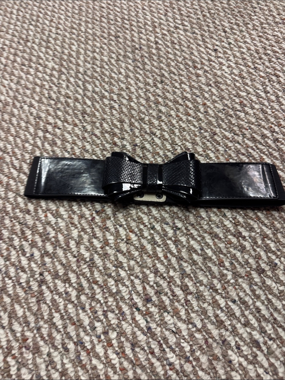 White House Black Market Black Patent Bow Stretch Belt